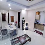 Jasmine Room Comfy Stay Couples & Family Friendly Close To Saket Metro Station
