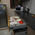 Jasmine Room Comfy Stay Couples & Family Friendly Close To Saket Metro Station
