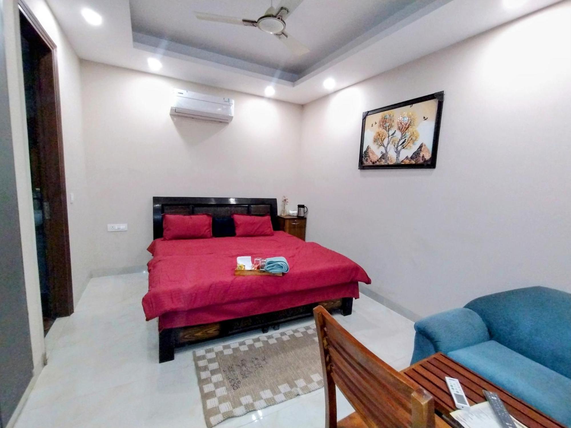 Apartment Jasmine Comfy Couples & Family Friendly Close To Saket Metro Station *