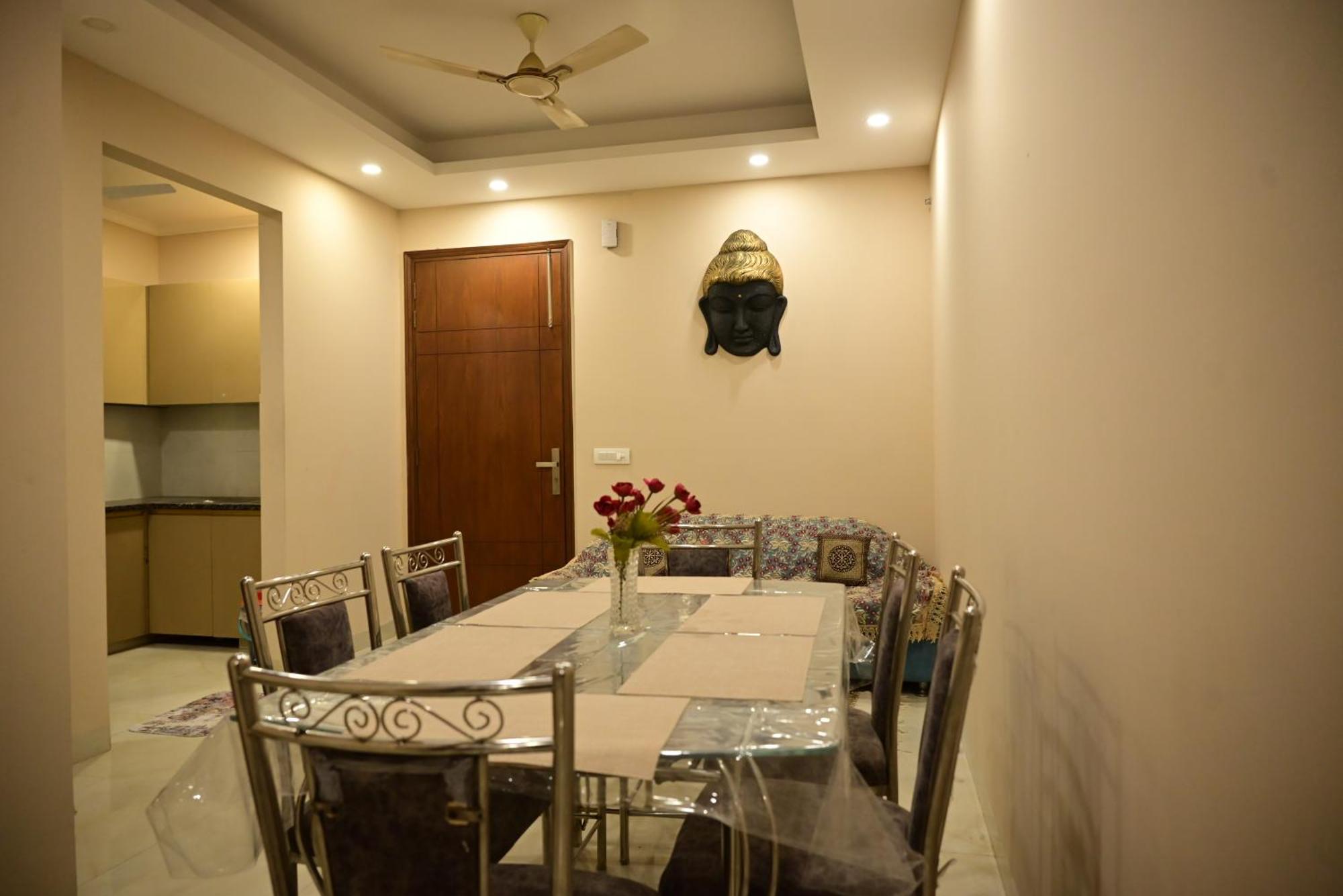 Jasmine Comfy Couples & Family Friendly Close To Saket Metro Station Apartment New Delhi
